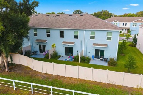 Townhouse in Tampa, Florida 3 bedrooms, 138.24 sq.m. № 2353246 - photo 11