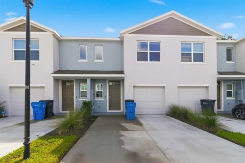 Townhouse in Tampa, Florida 3 bedrooms, 138.24 sq.m. № 2353246 - photo 16