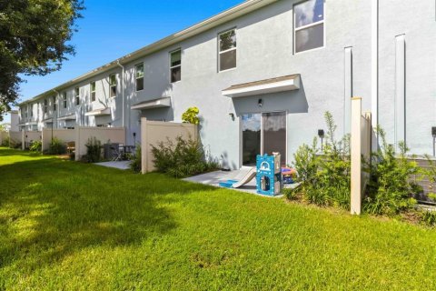 Townhouse in Tampa, Florida 3 bedrooms, 138.24 sq.m. № 2353246 - photo 8
