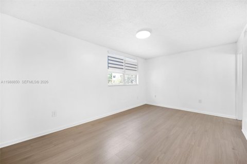 Copropriété à louer à Doral, Floride: 2 chambres, 111.2 m2 № 2052142 - photo 17