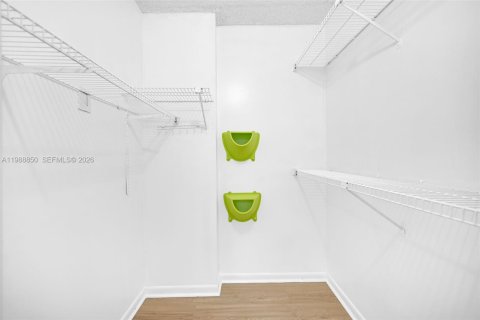 Copropriété à louer à Doral, Floride: 2 chambres, 111.2 m2 № 2052142 - photo 14