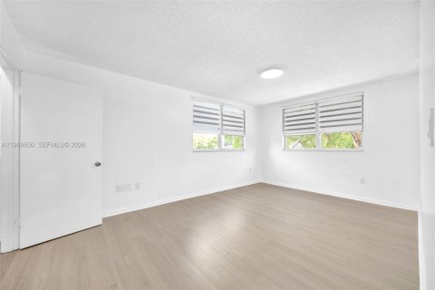 Copropriété à louer à Doral, Floride: 2 chambres, 111.2 m2 № 2052142 - photo 10