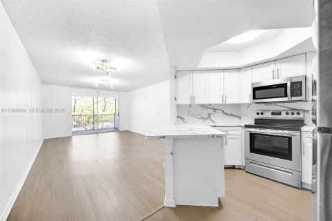 Copropriété à louer à Doral, Floride: 2 chambres, 111.2 m2 № 2052142 - photo 27