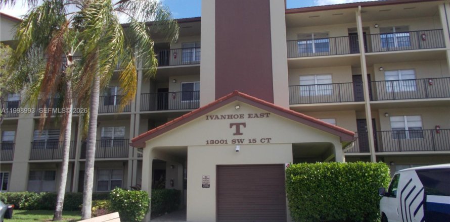 Condo in Pembroke Pines, Florida, 2 bedrooms  № 2060946