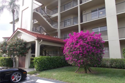 Condo in Pembroke Pines, Florida, 2 bedrooms  № 2060946 - photo 8