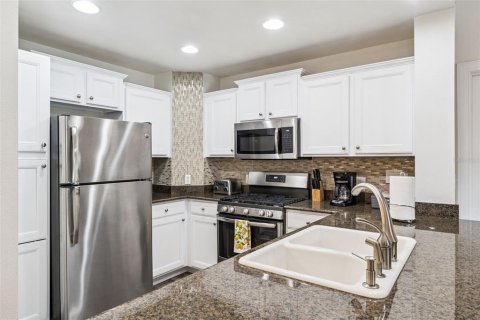 Copropriété à vendre à Four Corners, Floride: 3 chambres, 124.86 m2 № 1903817 - photo 4