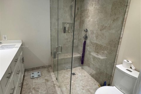Condo in Hialeah, Florida, 2 bedrooms  № 1764248 - photo 21