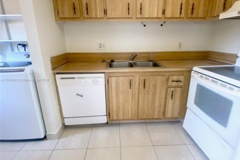 Casa en venta en Plantation, Florida, 2 dormitorios, 93.92 m2 № 1934172 - foto 21