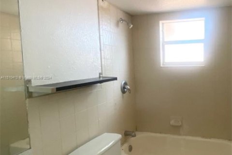 Casa en venta en Plantation, Florida, 2 dormitorios, 93.92 m2 № 1934172 - foto 22