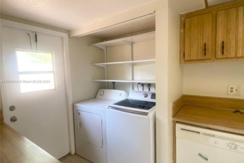 Casa en venta en Plantation, Florida, 2 dormitorios, 93.92 m2 № 1934172 - foto 16