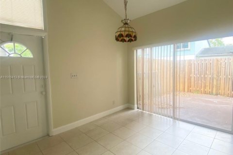 Casa en venta en Plantation, Florida, 2 dormitorios, 93.92 m2 № 1934172 - foto 8