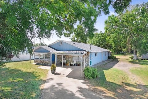 Casa en venta en Tampa, Florida, 4 dormitorios, 168.9 m2 № 1918301 - foto 1