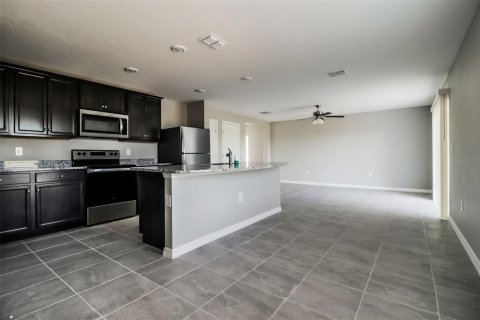 Villa ou maison à louer à Kissimmee, Floride: 4 chambres, 172.05 m2 № 2405195 - photo 4