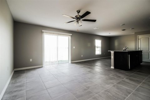 Villa ou maison à louer à Kissimmee, Floride: 4 chambres, 172.05 m2 № 2405195 - photo 3