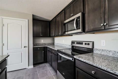 Villa ou maison à louer à Kissimmee, Floride: 4 chambres, 172.05 m2 № 2405195 - photo 6