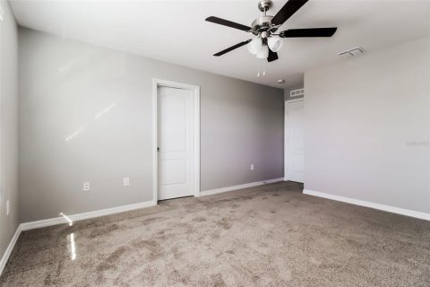 Villa ou maison à louer à Kissimmee, Floride: 4 chambres, 172.05 m2 № 2405195 - photo 8