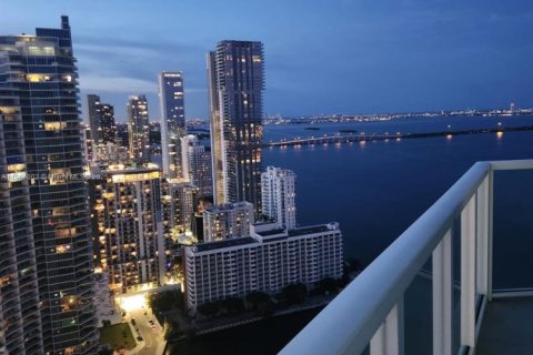 Condominio en alquiler en Miami, Florida, 3 dormitorios, 138.8 m2 № 1921137 - foto 4