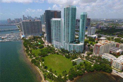 Condominio en alquiler en Miami, Florida, 3 dormitorios, 138.8 m2 № 1921137 - foto 1