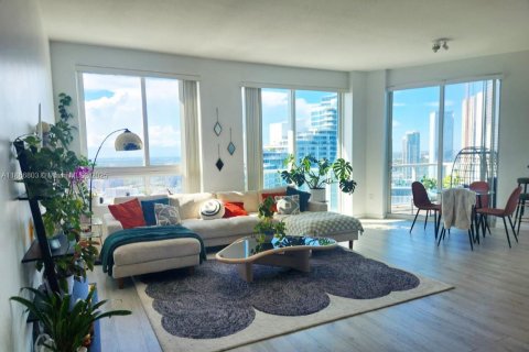 Condominio en alquiler en Miami, Florida, 3 dormitorios, 138.8 m2 № 1921137 - foto 7