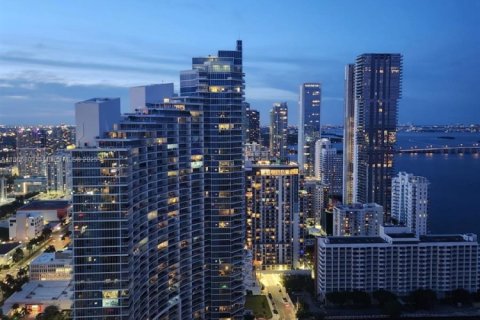 Condominio en alquiler en Miami, Florida, 3 dormitorios, 138.8 m2 № 1921137 - foto 3