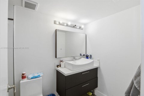 Copropriété à vendre à North Bay Village, Floride: 2 chambres, 95.69 m2 № 1974740 - photo 18