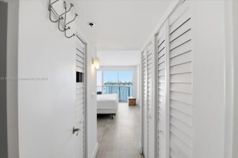 Copropriété à vendre à North Bay Village, Floride: 2 chambres, 95.69 m2 № 1974740 - photo 12