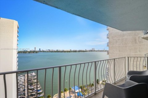 Copropriété à vendre à North Bay Village, Floride: 2 chambres, 95.69 m2 № 1974740 - photo 20