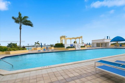 Copropriété à vendre à North Bay Village, Floride: 2 chambres, 95.69 m2 № 1974740 - photo 29