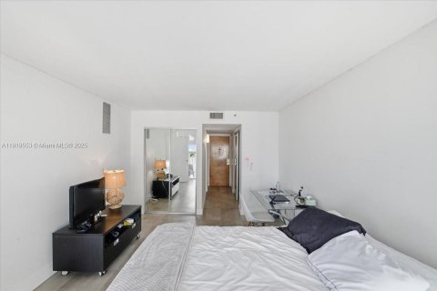 Copropriété à vendre à North Bay Village, Floride: 2 chambres, 95.69 m2 № 1974740 - photo 15