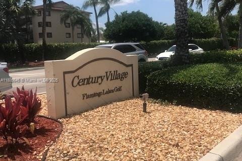 Condo in Pembroke Pines, Florida, 2 bedrooms  № 1742495 - photo 4