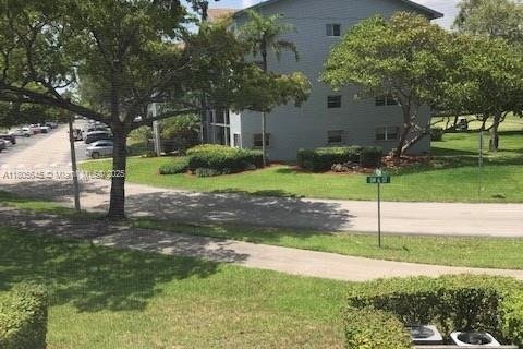 Condo in Pembroke Pines, Florida, 2 bedrooms  № 1742495 - photo 20
