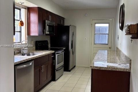 Villa ou maison à vendre à Miami, Floride: 4 chambres, 155.15 m2 № 1953082 - photo 6