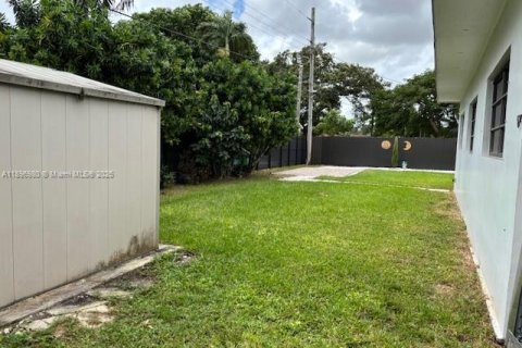 Villa ou maison à vendre à Miami, Floride: 4 chambres, 155.15 m2 № 1953082 - photo 20