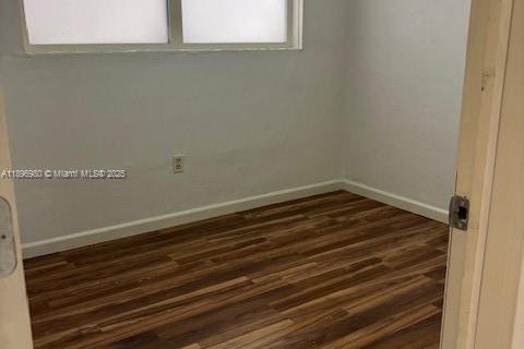 Villa ou maison à vendre à Miami, Floride: 4 chambres, 155.15 m2 № 1953082 - photo 8