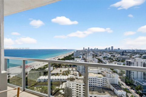 Copropriété à vendre à Miami Beach, Floride: 2 chambres, 112.69 m2 № 1975137 - photo 13