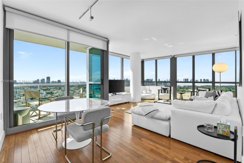 Copropriété à vendre à Miami Beach, Floride: 2 chambres, 112.69 m2 № 1975137 - photo 3