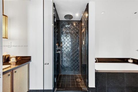 Copropriété à vendre à Miami Beach, Floride: 2 chambres, 112.69 m2 № 1975137 - photo 12