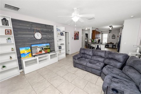 House in Winter Haven, Florida 3 bedrooms, 146.6 sq.m. № 1901847 - photo 8