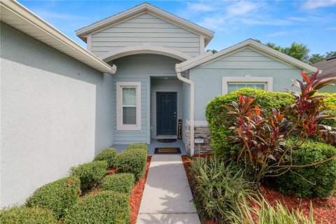 House in Winter Haven, Florida 3 bedrooms, 146.6 sq.m. № 1901847 - photo 4