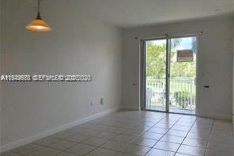 Снять в аренду кондоминиум в Хайалиа, Флорида 2 спальни, 83.05м2, № 2005253 - фото 3