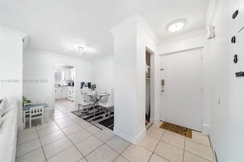 Купить кондоминиум в Норт-Майами, Флорида 2 спальни, 86.03м2, № 2007301 - фото 6