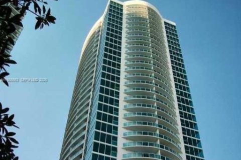 Кондоминиум с 1 спальней в Майами, Флорида № 2047070