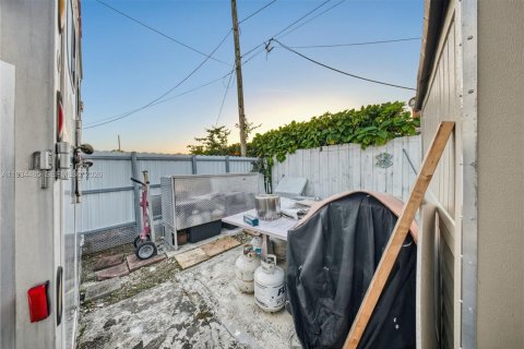 Villa ou maison à vendre à Miami, Floride: 3 chambres, 147.62 m2 № 1997502 - photo 29