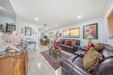 Villa ou maison à vendre à Miami, Floride: 3 chambres, 147.62 m2 № 1997502 - photo 8