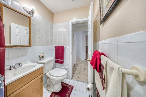 Villa ou maison à vendre à Miami, Floride: 3 chambres, 147.62 m2 № 1997502 - photo 24