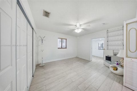Villa ou maison à vendre à Miami, Floride: 3 chambres, 147.62 m2 № 1997502 - photo 14
