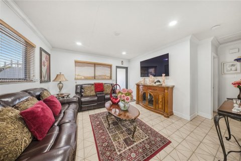 Villa ou maison à vendre à Miami, Floride: 3 chambres, 147.62 m2 № 1997502 - photo 9