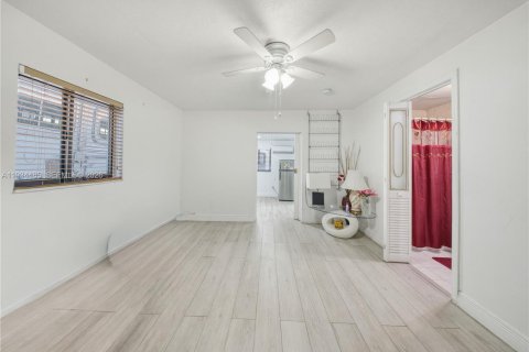 Villa ou maison à vendre à Miami, Floride: 3 chambres, 147.62 m2 № 1997502 - photo 15