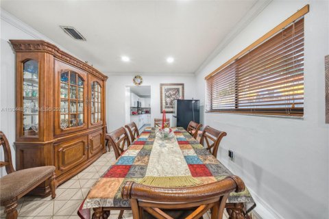 Villa ou maison à vendre à Miami, Floride: 3 chambres, 147.62 m2 № 1997502 - photo 10