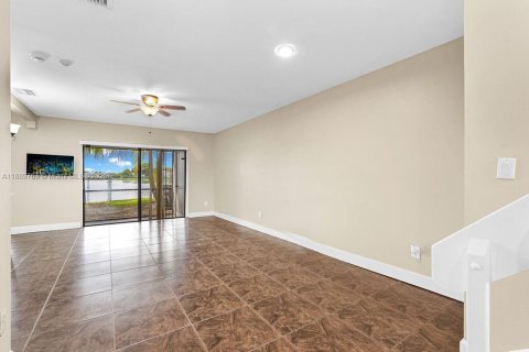 Touwnhouse à louer à Pembroke Pines, Floride: 3 chambres, 113.62 m2 № 1939180 - photo 29